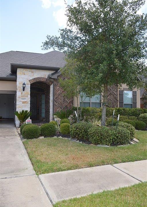 1st image of 19822 Crested Peak Ln