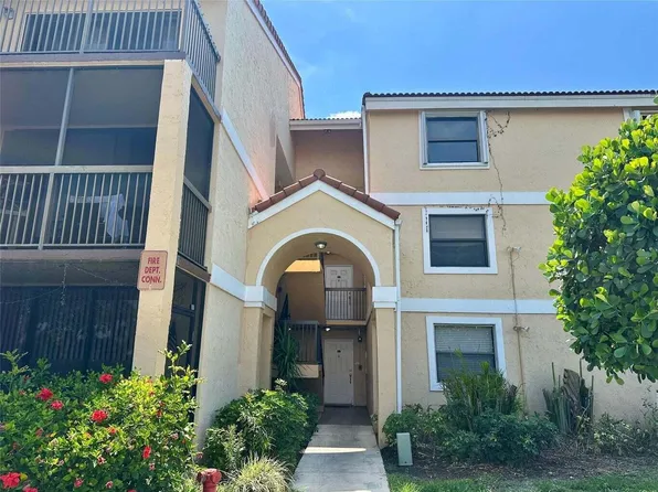 5701 Riverside Dr, Coral Springs, FL