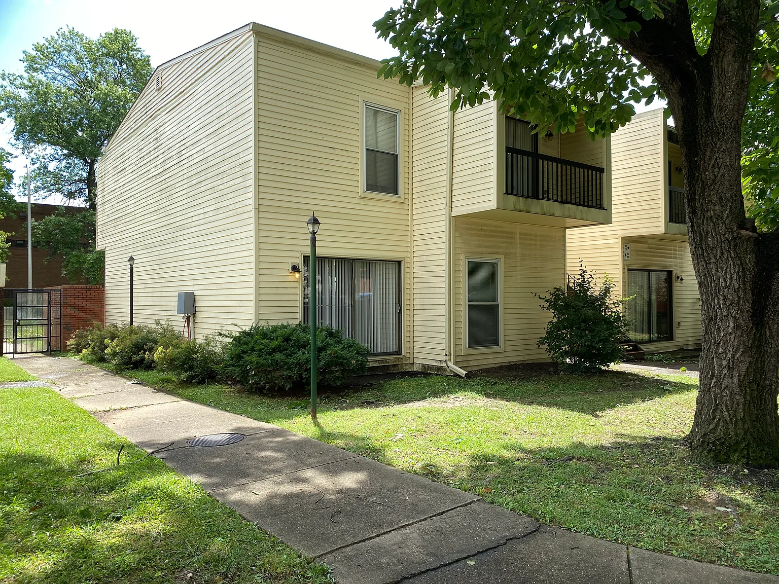 2 bed, 1200 sqft, $1,100 — Photo 2