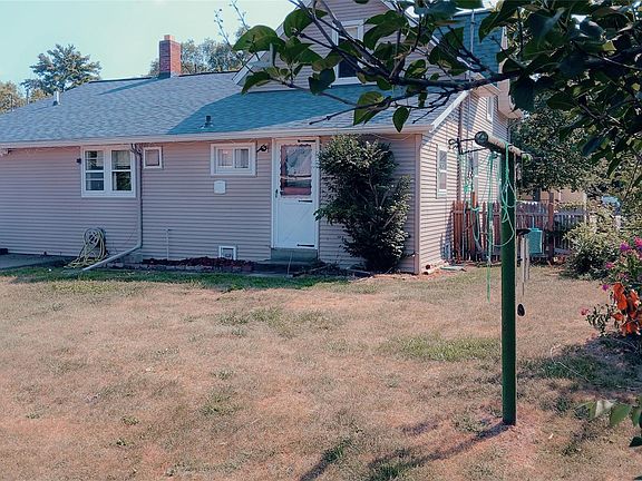 3rd image of 129 E Congress St