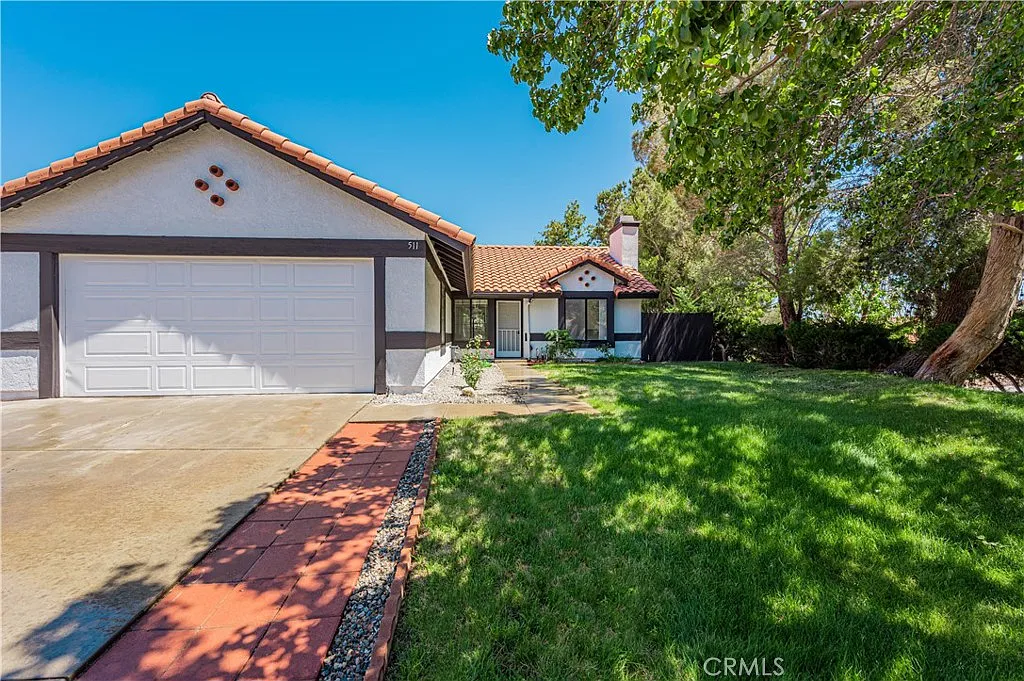 3 bed, 1161 sqft, $3,000 — Photo 2