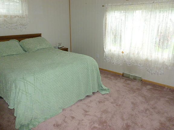 5th image of 1400 Clarendon Ave