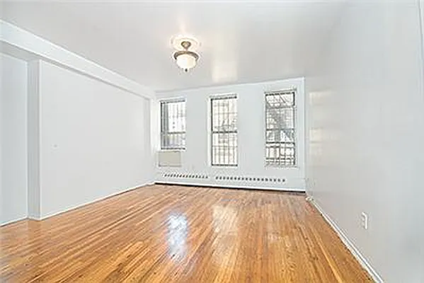 Rented by R New York | media 11