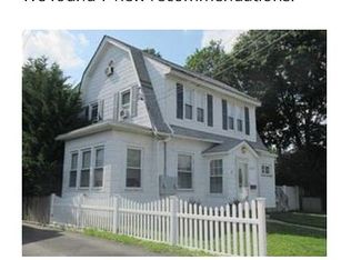 2182 Seamans Neck Rd, Seaford, NY 11783