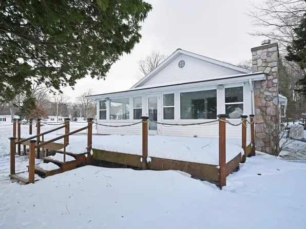7818 W Welch Rd, Empire, MI 49630
