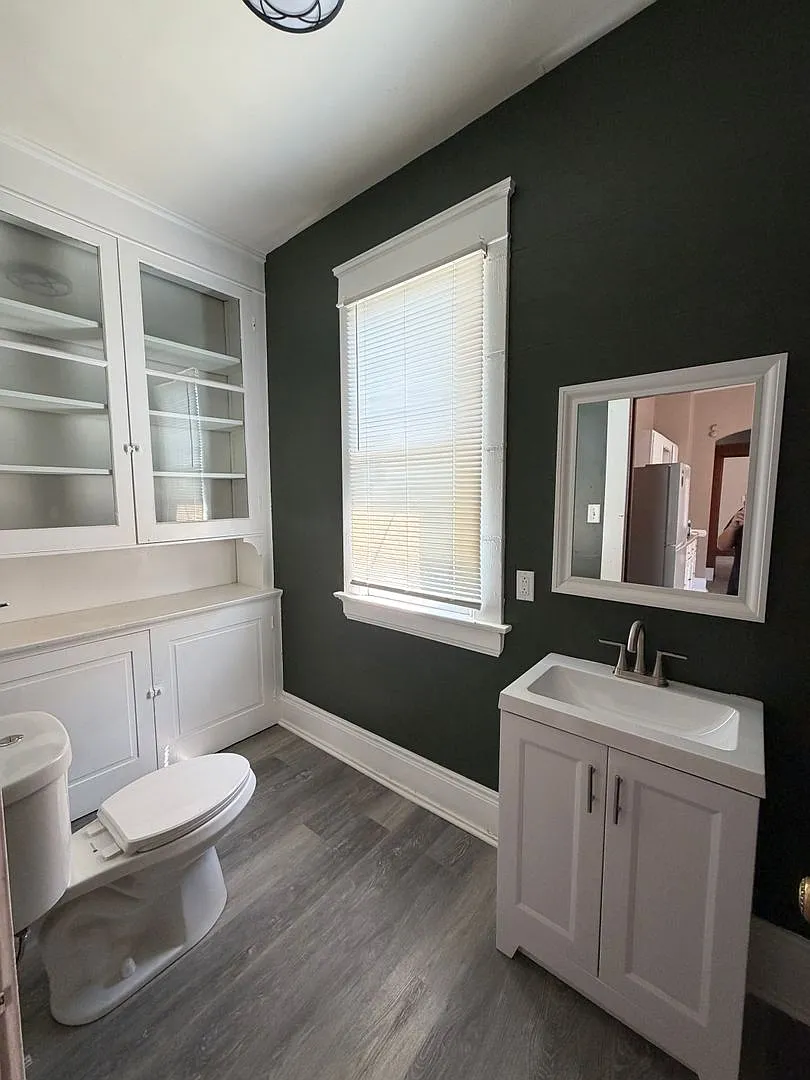 Newly Renovated 3-bedroom 1.5 bath home. Centrally located. — Photo 3