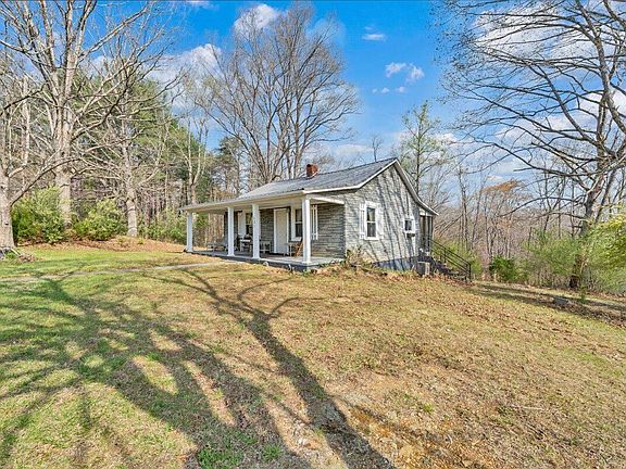 2nd image of 825 Knob Church Rd