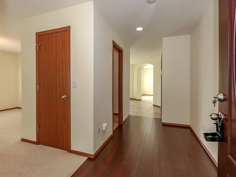 1187 Swan Loop — Photo 6