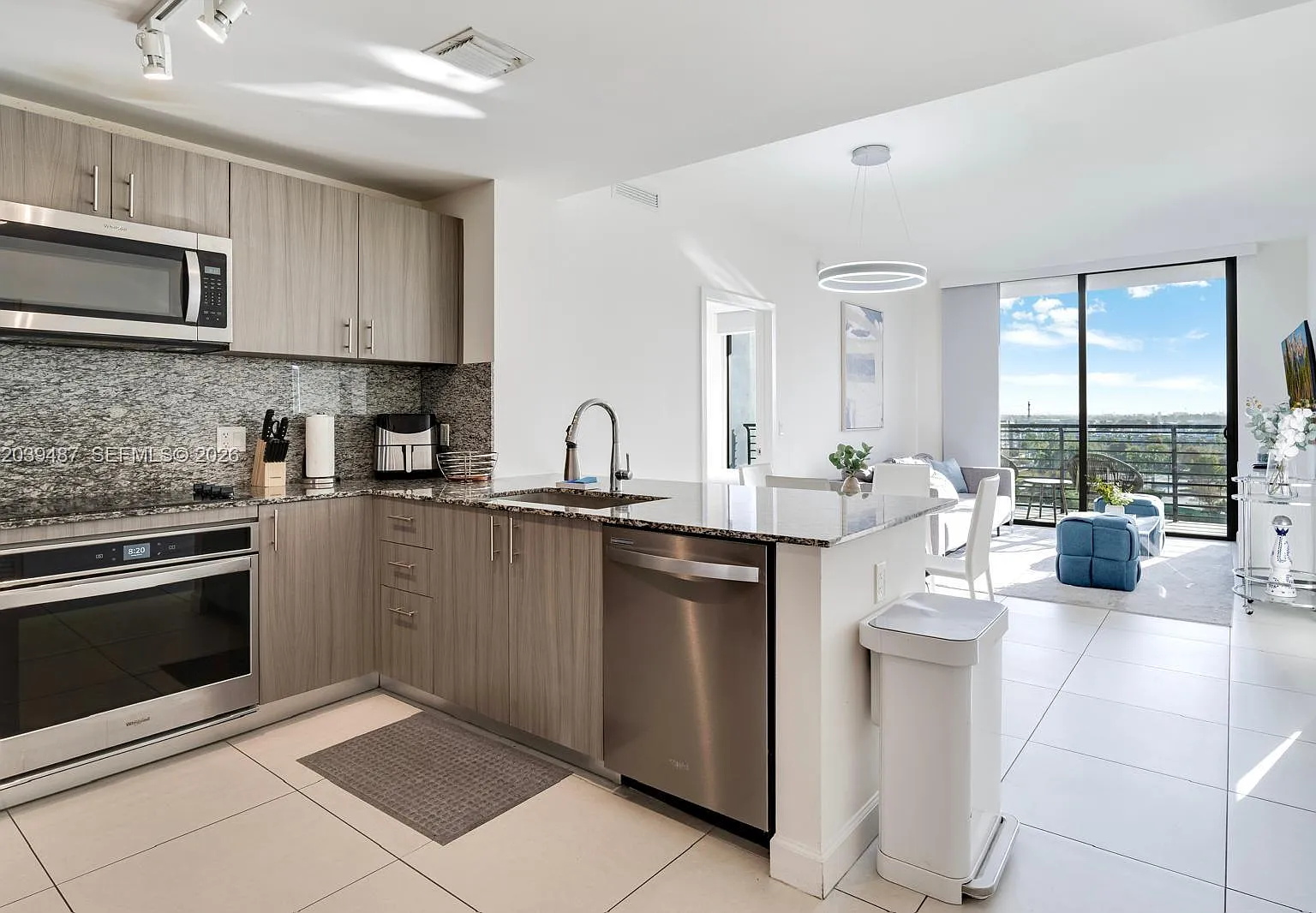 5350 Park Condo — Photo 1