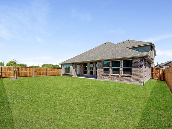 3rd image of 2002 Ranchwood Dr