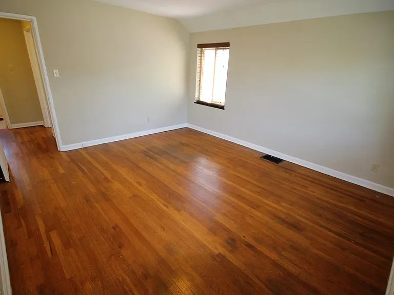 m1684-1690nwblvd — Photo 16