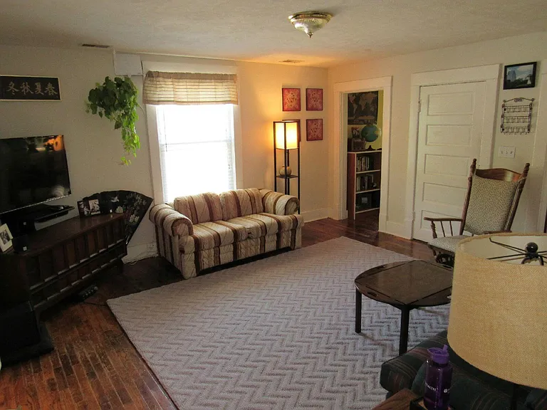 1017 Dayton St SW #2 — Photo 3