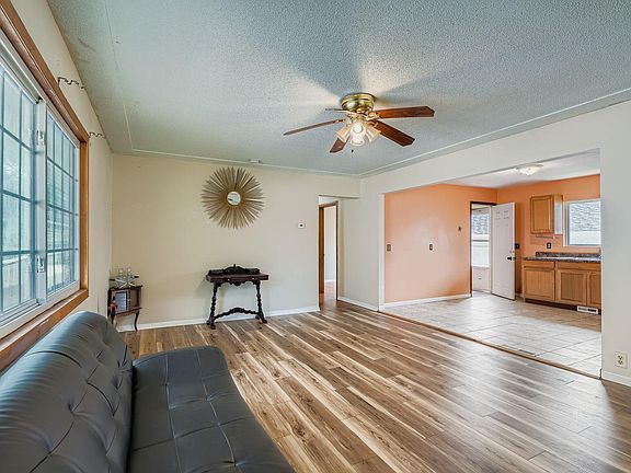 5th image of 3825 2 1/2 St NE