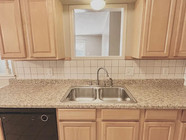 2124 Allenhurst St — Photo 22
