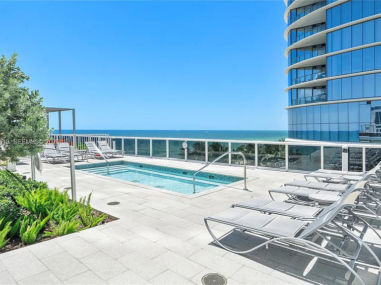 15811 Collins Ave #1205-fl 331 — Photo 40