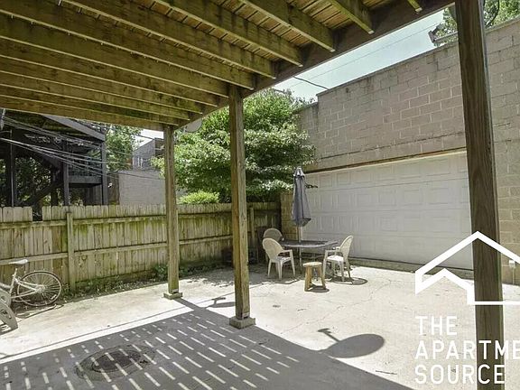 5th image of 906 N Wood St #3R