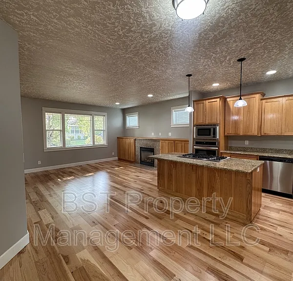 1604 Webb Lake Dr — Photo 8