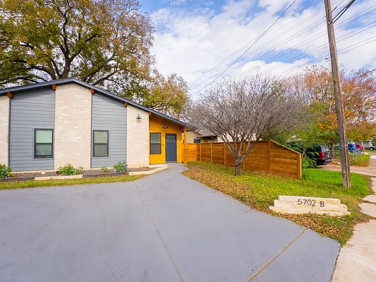 5702 Tracy Lynn Ln #B — Photo 22