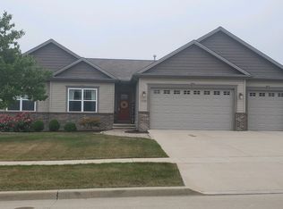 1712 Flagstone Dr, Normal, IL 61761