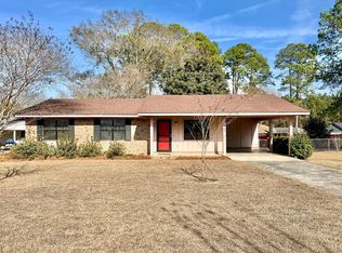 100 Strawberry Ct, Fitzgerald, GA 31750