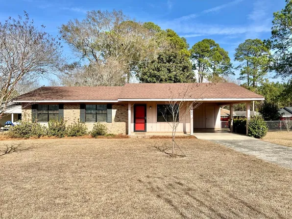 100 Strawberry Ct, Fitzgerald, GA 31750