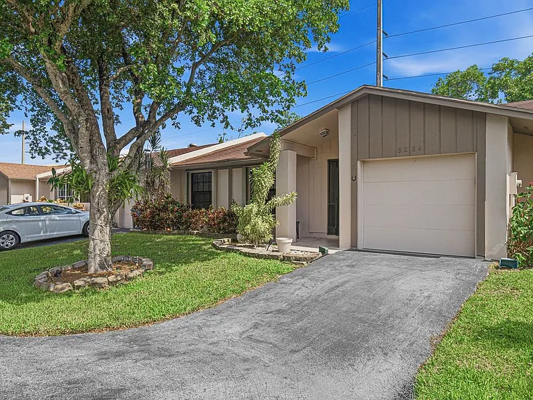 5284 Breadfruit Cir — Photo 2