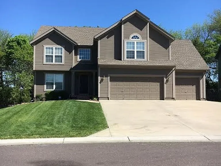 2116 SW Eyrie Rd — Photo 1