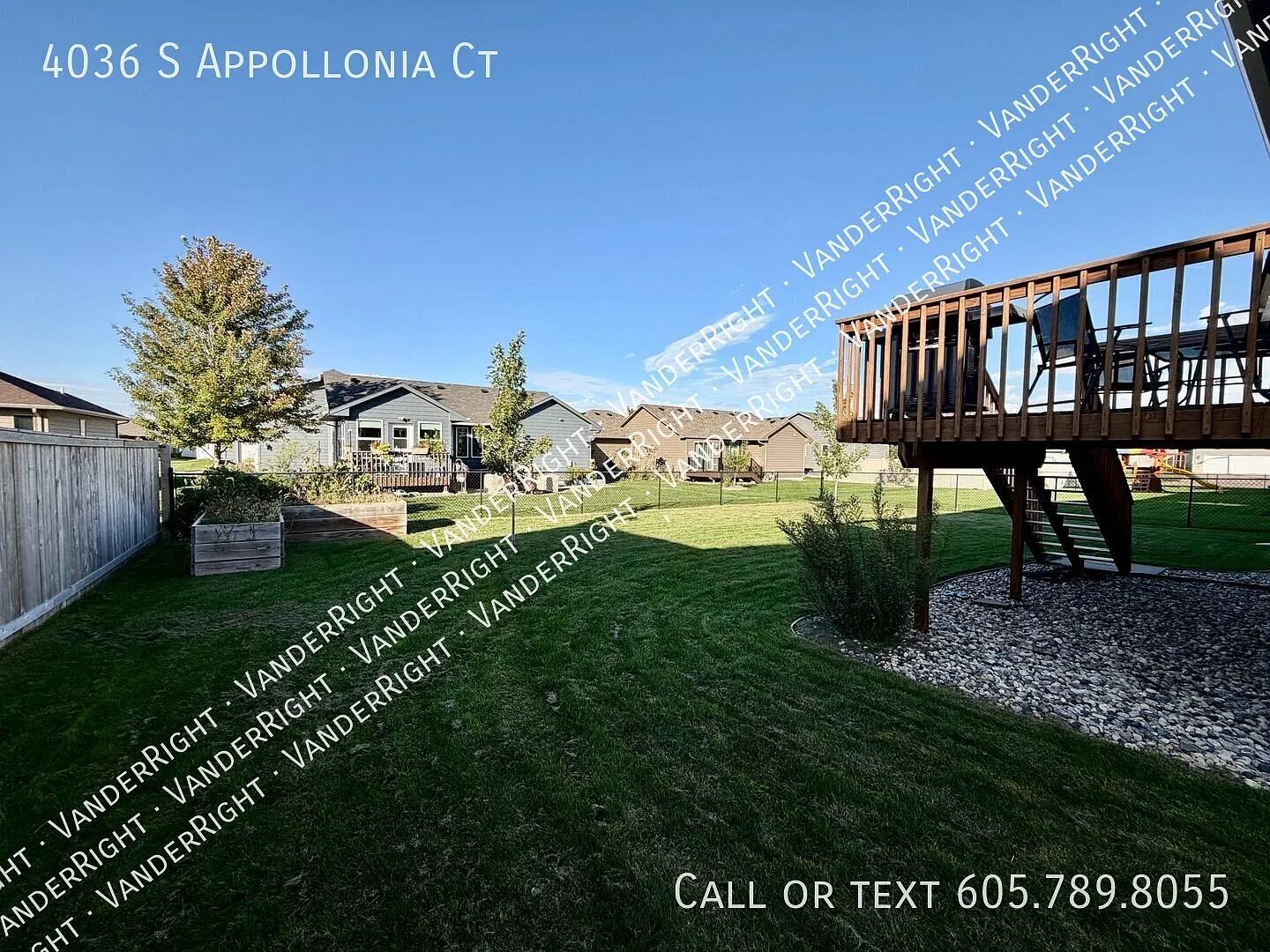 4 Bedroom 3 Bathroom 3 Stall Garage With Fenced Yard! — Photo 4
