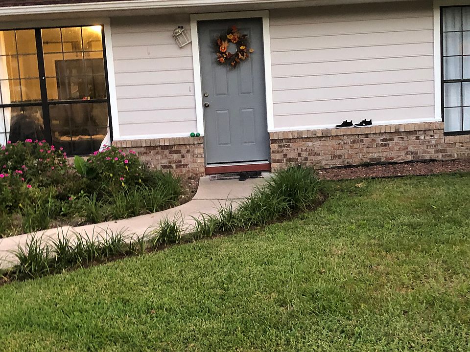 2nd image of 3172 SE 49th Pl