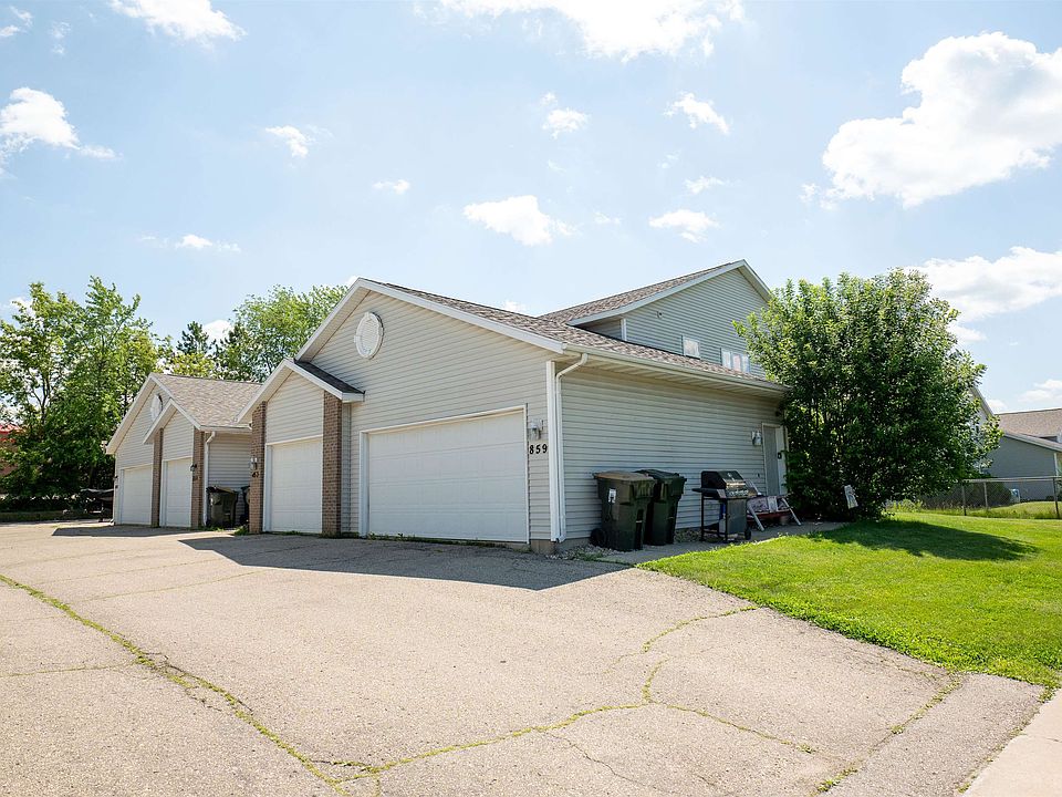 2nd image of 851 St Albert Dr