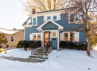 211 W Rockland Rd, Libertyville, IL 60048