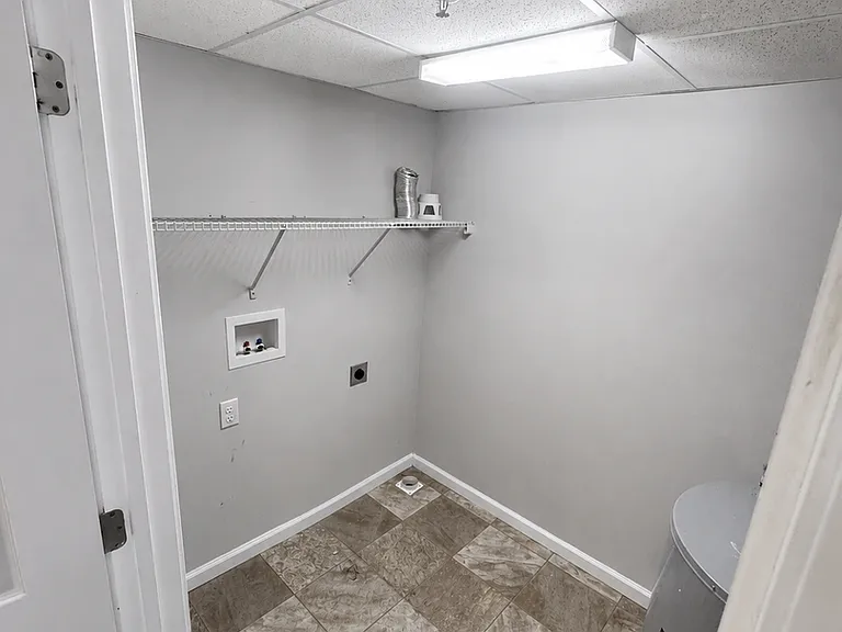 961 W Broad St — Photo 5