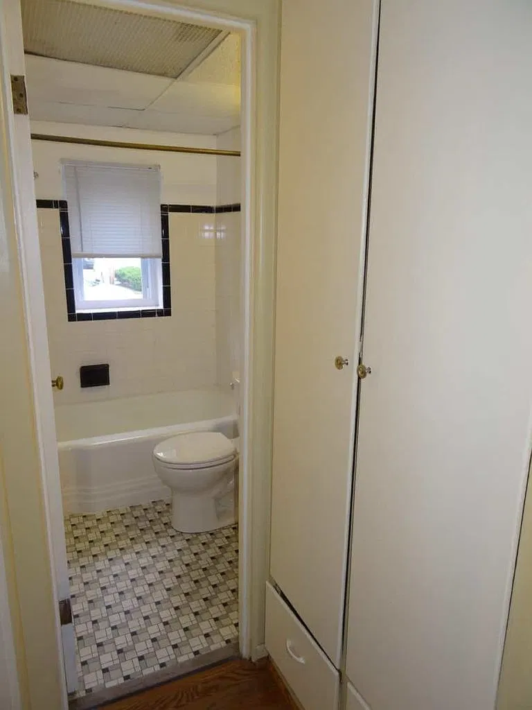 231 Louis St — Photo 2