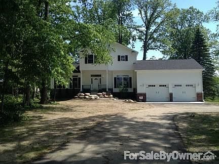 9' Sidewalls throughout 1st floor