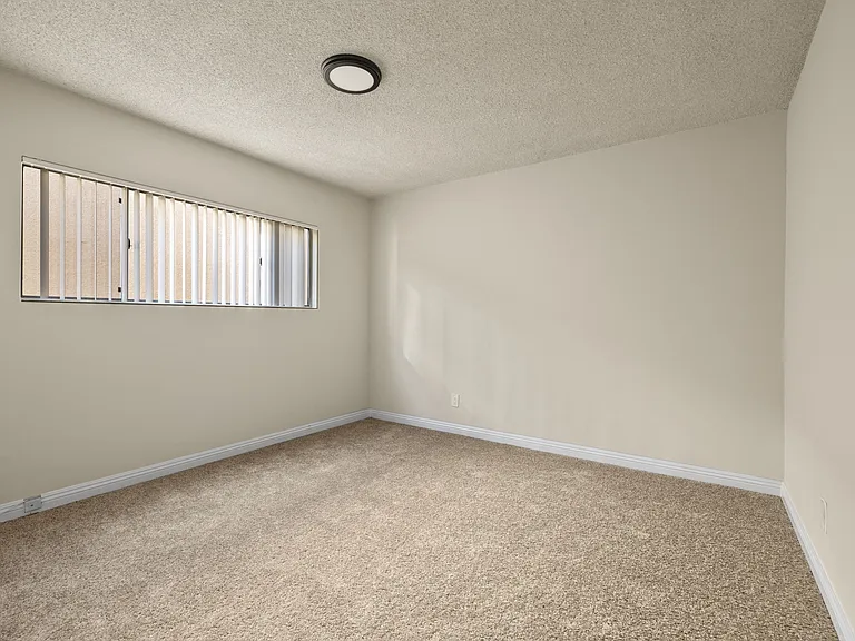 418 W Regent St — Photo 5