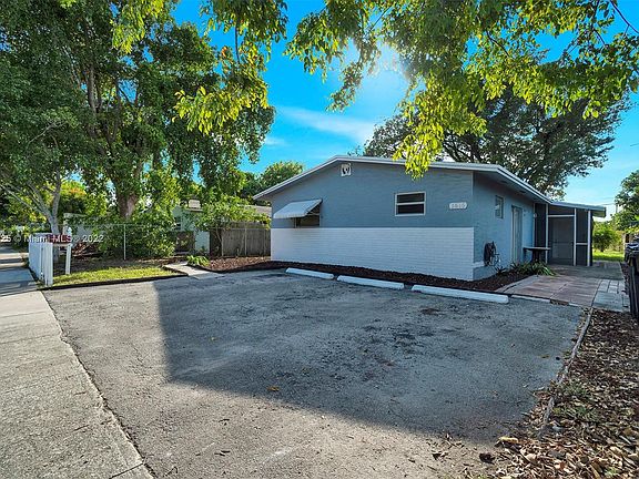 4th image of 1515 NW 2nd Ave #2
