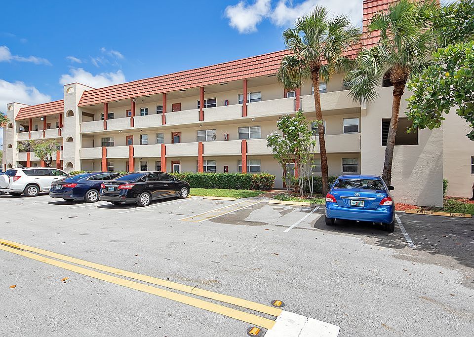 1st image of 2871 E Sunrise Lakes Dr #311