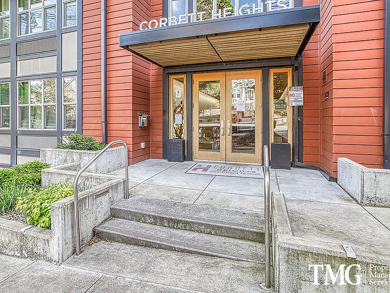 Corbett Heights Apartment Homes — Photo 2