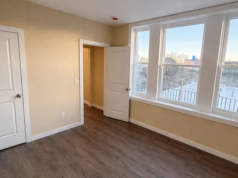 320 Central Ave #3R2 — Photo 6