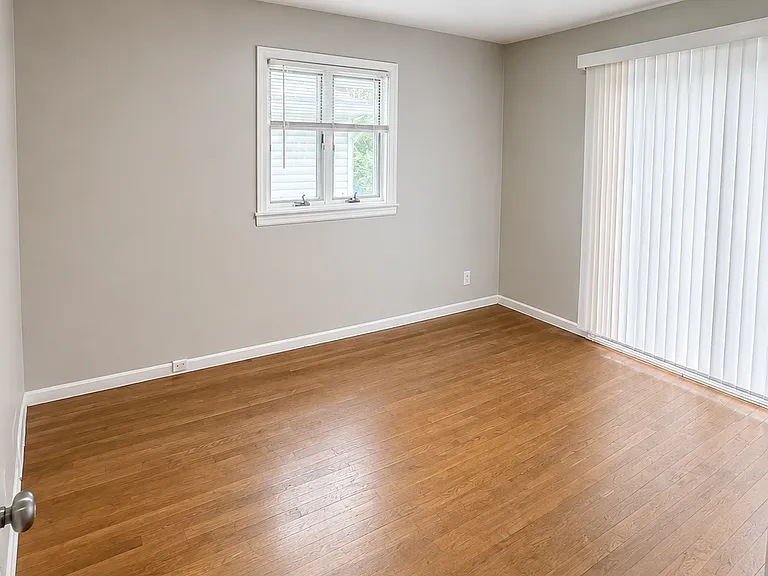 645 Shepley Dr — Photo 7