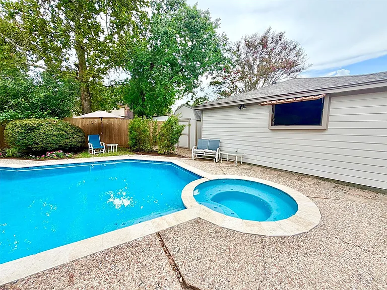 18315 Forest Town Dr — Photo 24