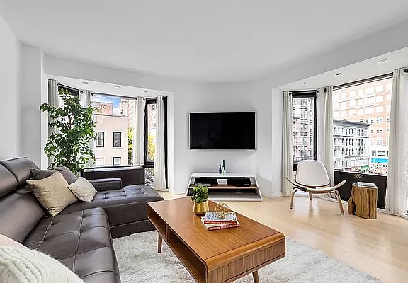 3rd image of 150 E 85th St APT 4D