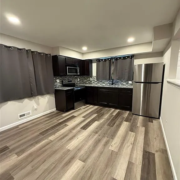 9827 Winkler Dr — Photo 8