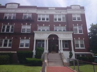 220 Jamaicaway APT 1, Boston, MA 02130