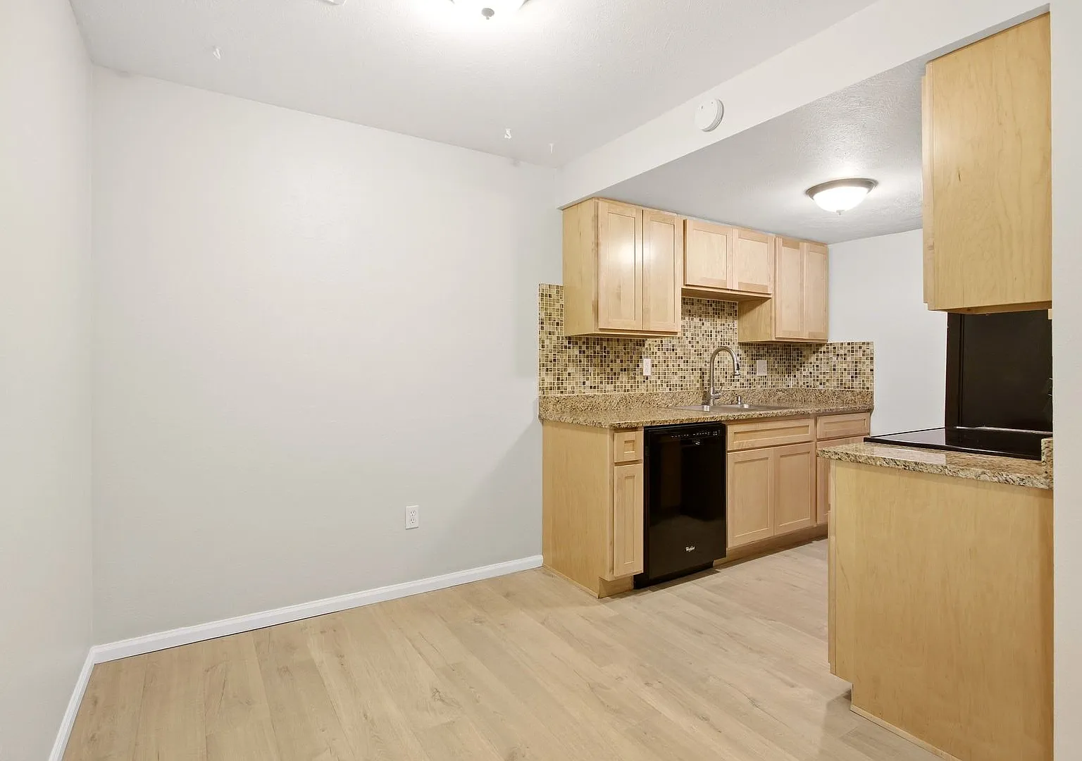 3-Bed 2-Bath Townhome In Central Lafayette. New Paint & New Flooring. Remodelled Bath. Private Deck. — Photo 4