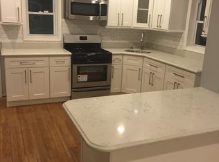 14115 254th St #2, Rosedale, NY 11422