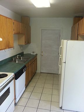 4th image of 1444 Hudson St