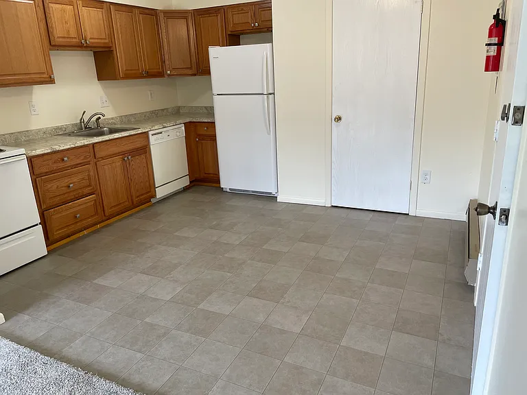 260 Honeysuckle St #2 — Photo 8