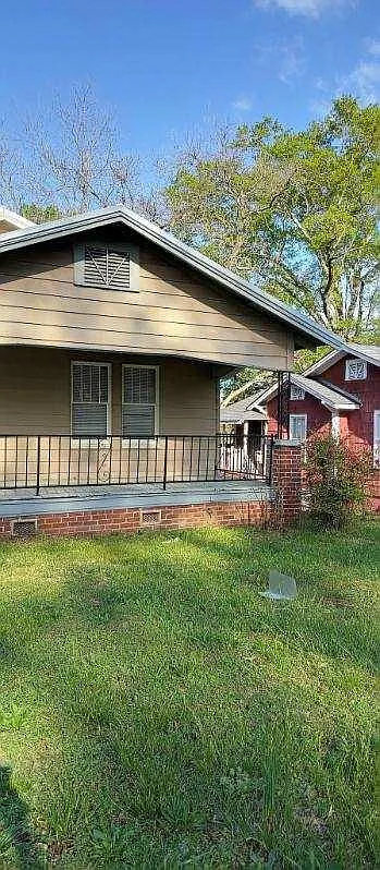 3 bed, 1000 sqft, $1,050 — Photo 3