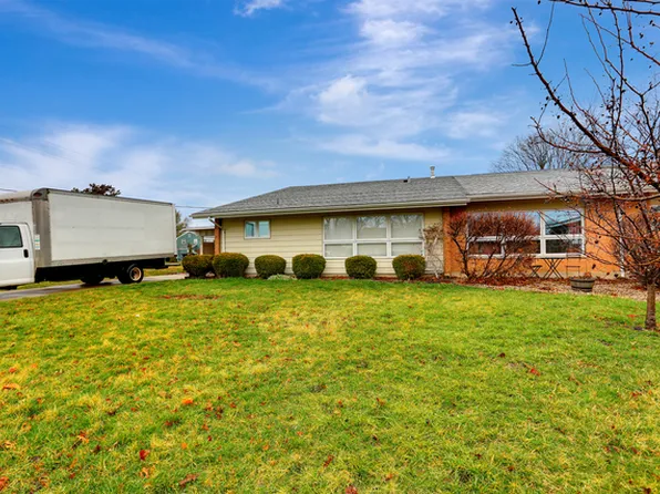 1503 Golfview Rd, Rantoul, IL 61866